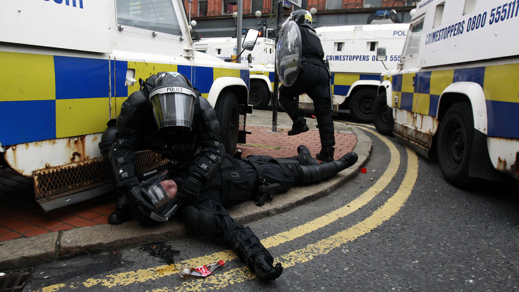 ‘Mindless anarchy’ 56 officers hurt in Belfast violence Channel 4 News